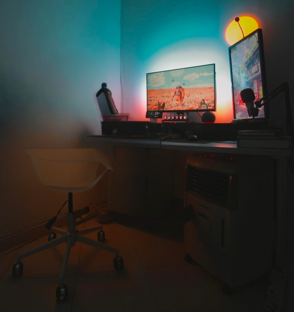 desk-to-blank-wall